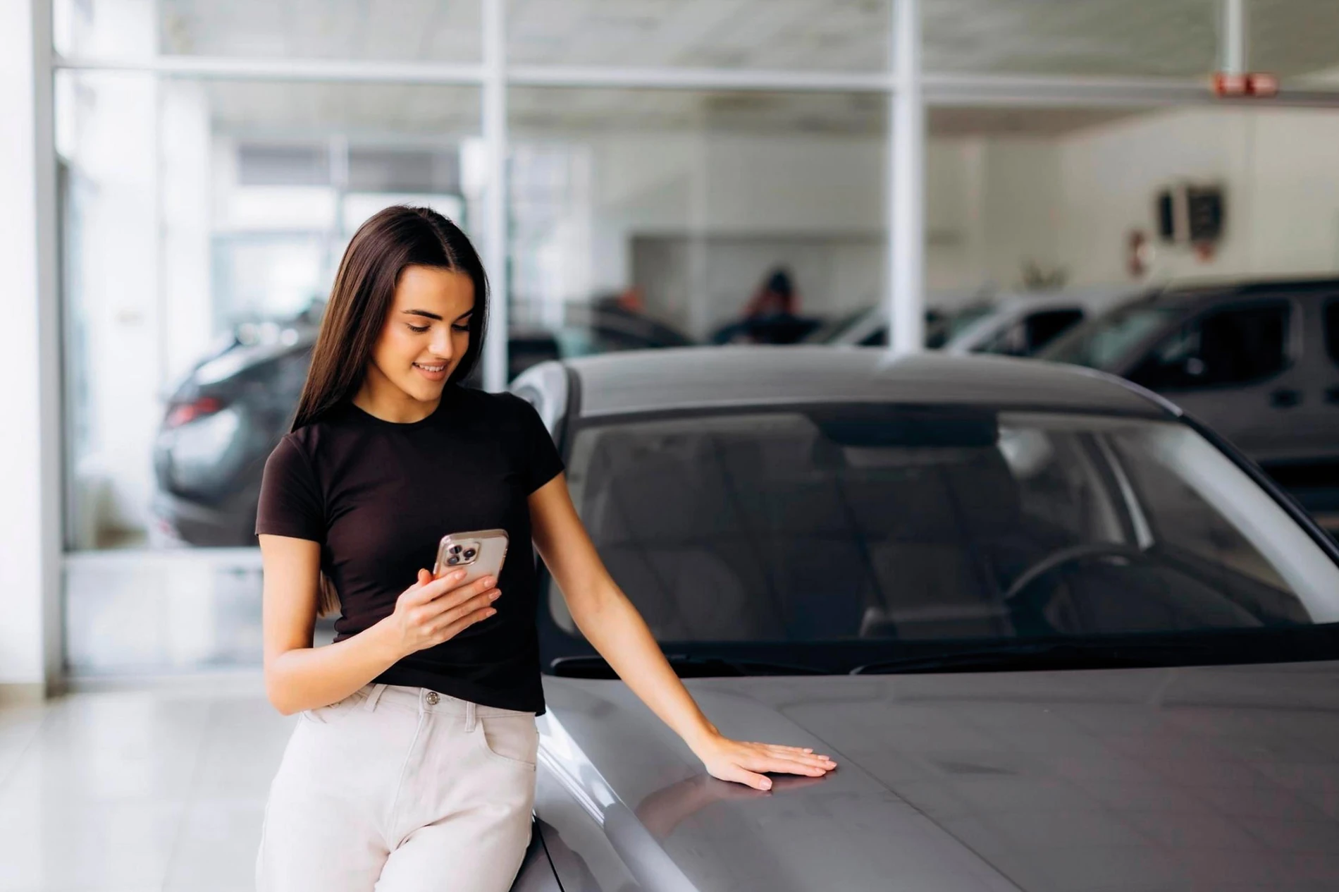 El nuevo punto de venta automotriz: la pantalla de un teléfono
